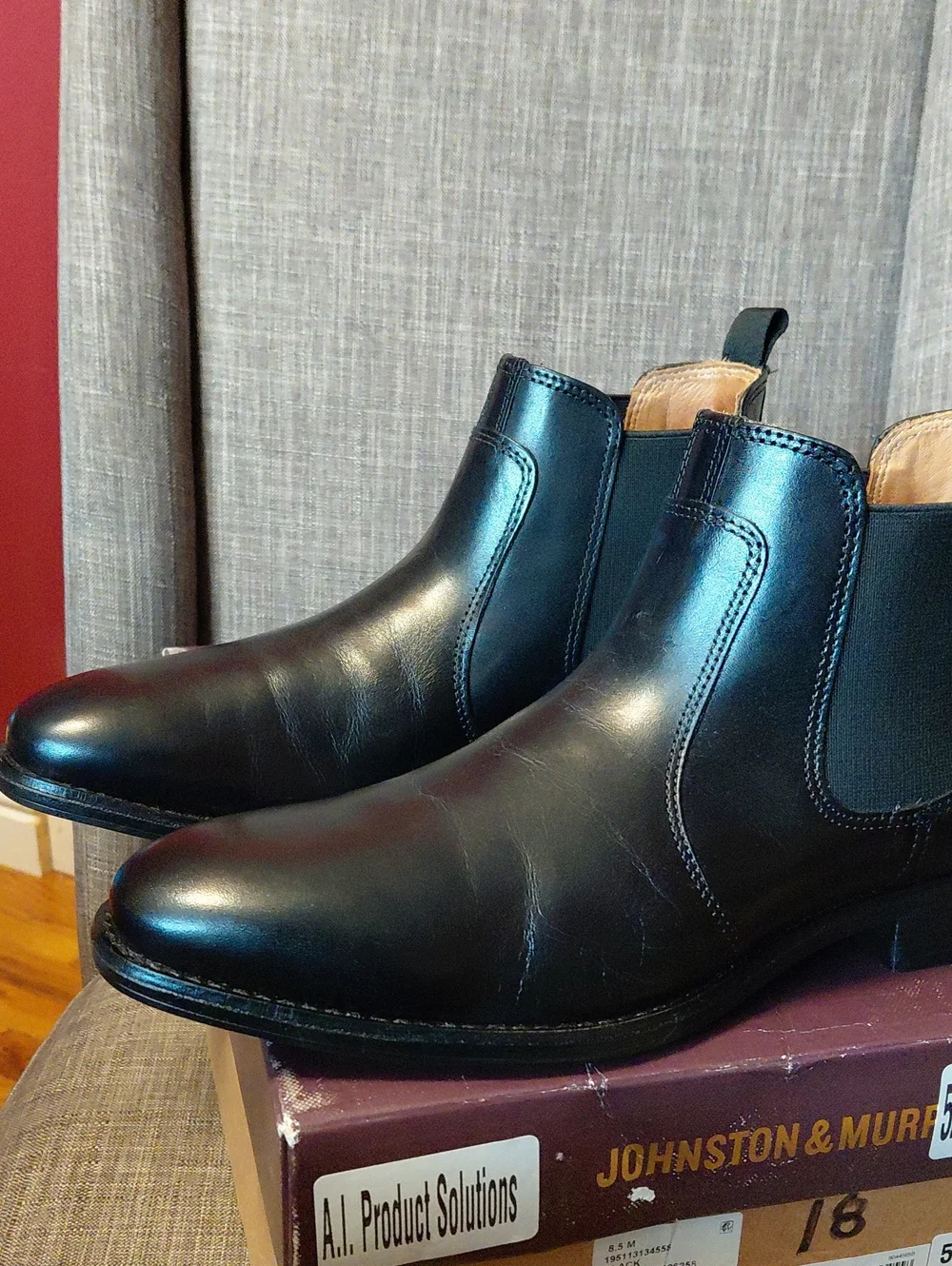 Johnston & Murphy Men's Black Lewis Chelsea Leather Boot Size 8.5
